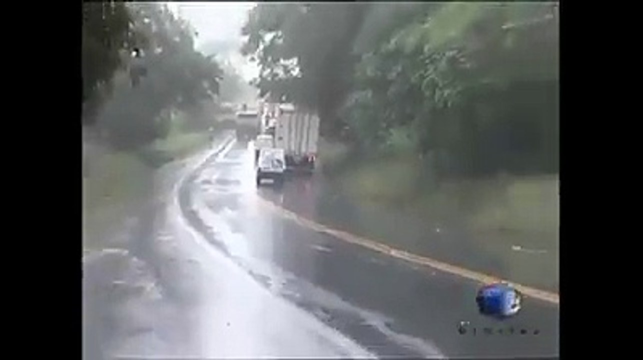 Slippery road!