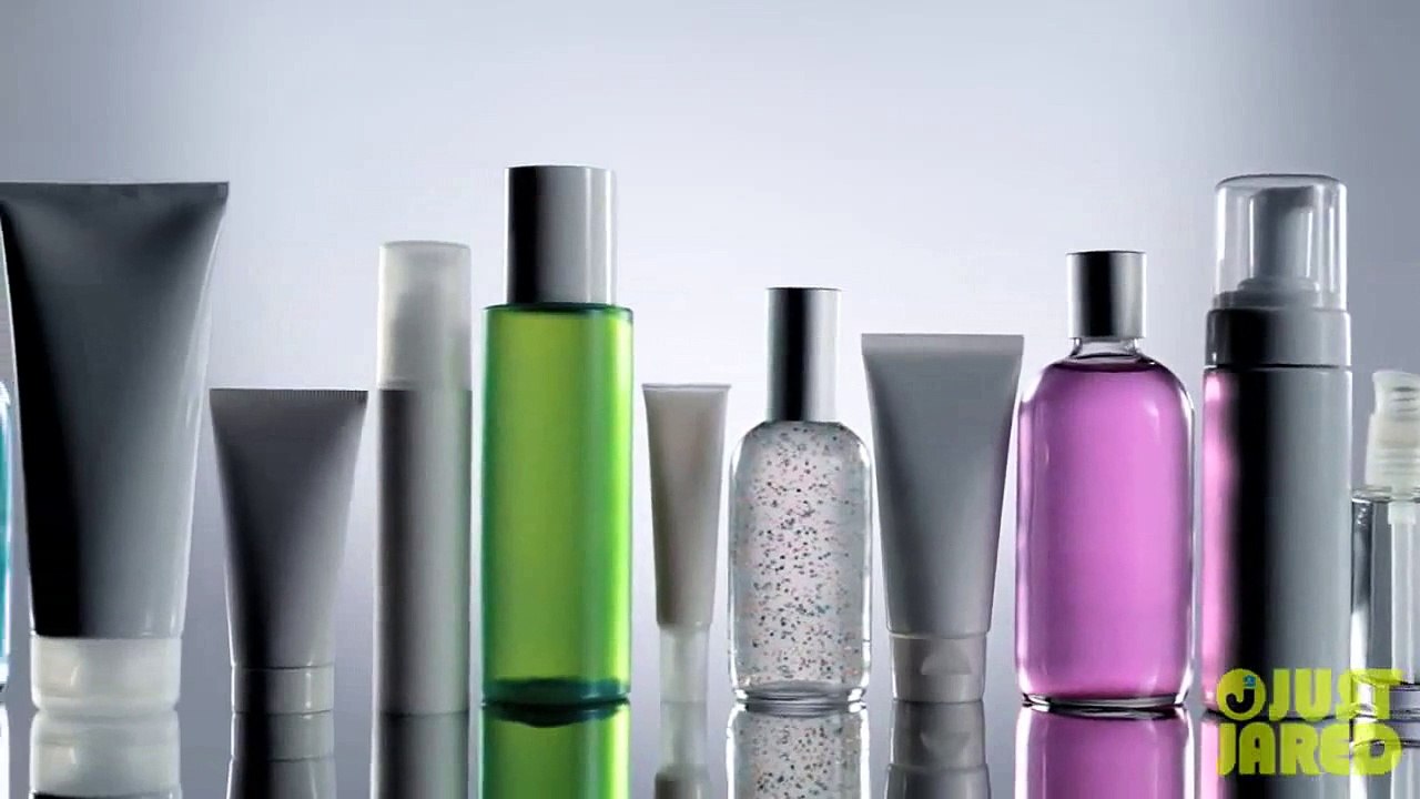 Eiza Gonzalez  l’ex de Liam Hemsworth devient égérie de Neutrogena