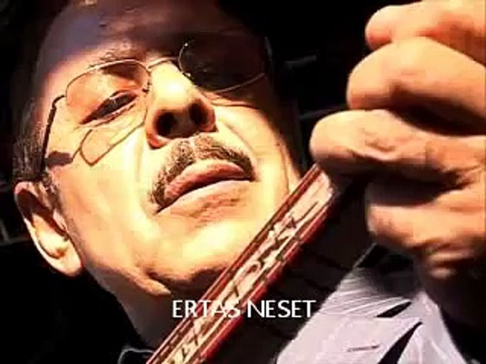 Neşet ERTAŞ Cahildim Dünyanın Rengine Kandım Elektro Bağlama   Sesliroot.Com