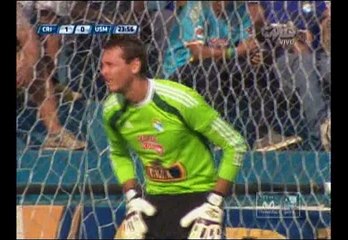 Sporting Cristal: Jorge Cazulo salvó de la línea un gol de Wilder Cartagena