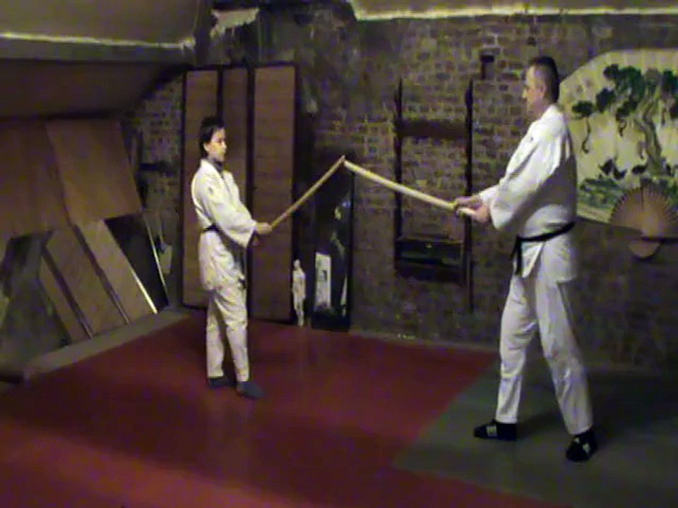 Ken :  jodan tsuki awase hidari kiri gaeshi