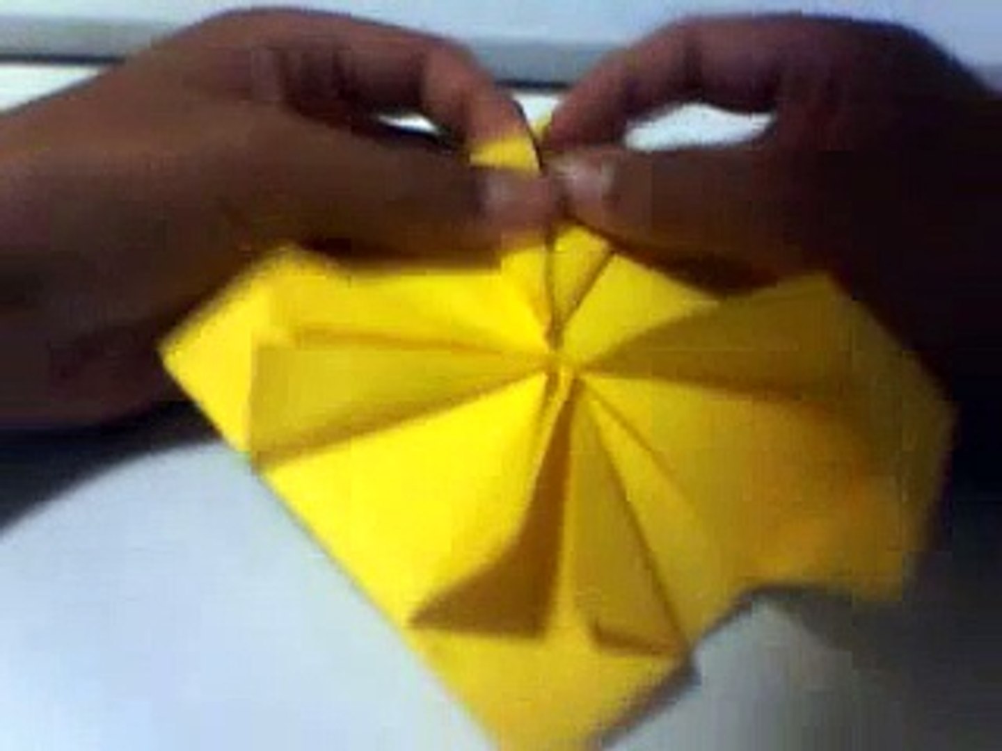 como hacer una estrella de 8 puntas de papel origami - video Dailymotion