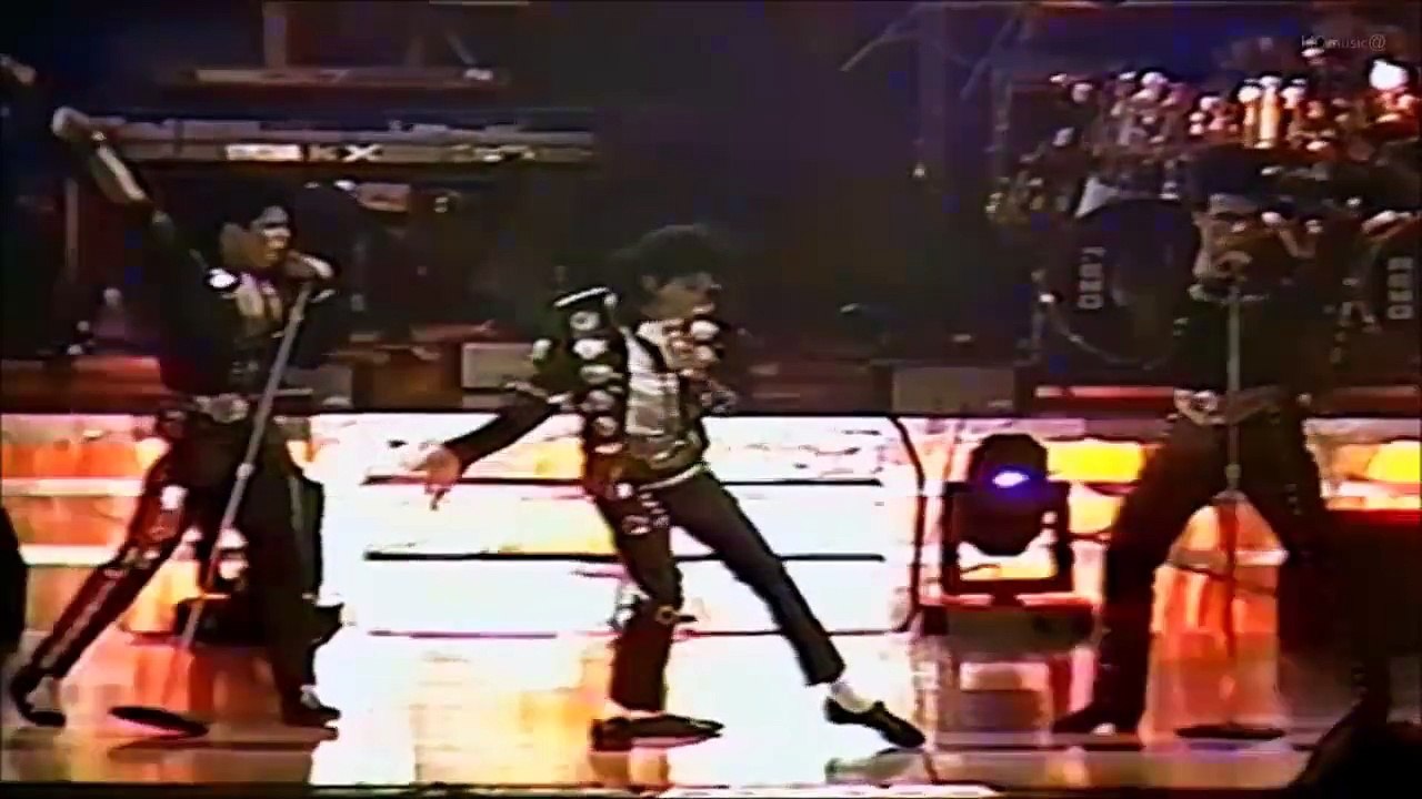 Michael Jackson - Bad World Tour - Live at Wembley 1988 - Partie 1