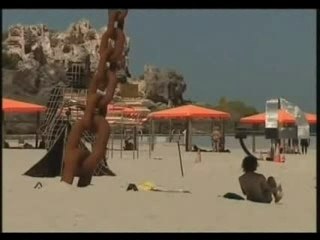 Sculture sulla spiaggia