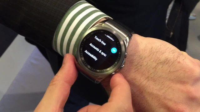 MWC 2015 : LG Watch Urbane LTE, découverte de l'interface WebOS