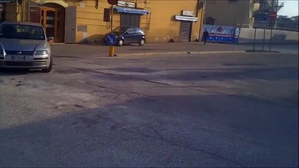 Aversa (CE) - Lavori in Via Di Jasi, toppe "a metà" (01.03.15)