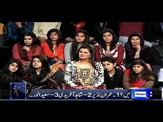 آج کل شادی ہالز میں کیسا کھانا کھلا یا جا رہا ہے - Mazaaq Raat 17 February 2015 - Dunya News