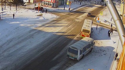 Влетел в автобус - ДТП в Белово 01.03.2015
