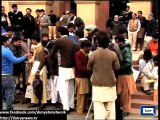 Dunya News - Blind people protest on stairs of Punjab assembly
