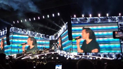 One Direction - Intro + Clouds (On The Road Again Tour Adelaide 17/2/15)