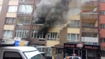 Sivas Yangın Çıkan Evin Penceresinden Atladı, Beli Kırıldı