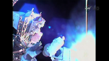 اختتام المهمة الثالثة لرائدي فضاء خارج محطة الفضاء الدولية