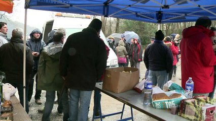 Sivens: une centaine d'agriculteurs bloquent la ZAD