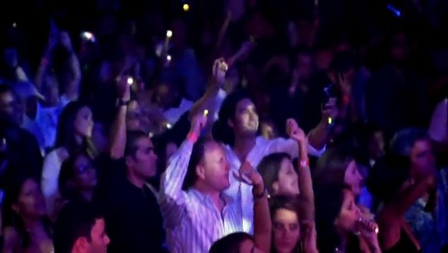 Shakira - Underneath Your Clothes (Live)