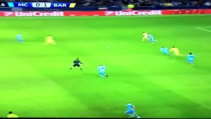 Lionel Messi Amazing Nutmeg on David Silva - Manchester City vs FC Barcelona 24_02_2015‬-2