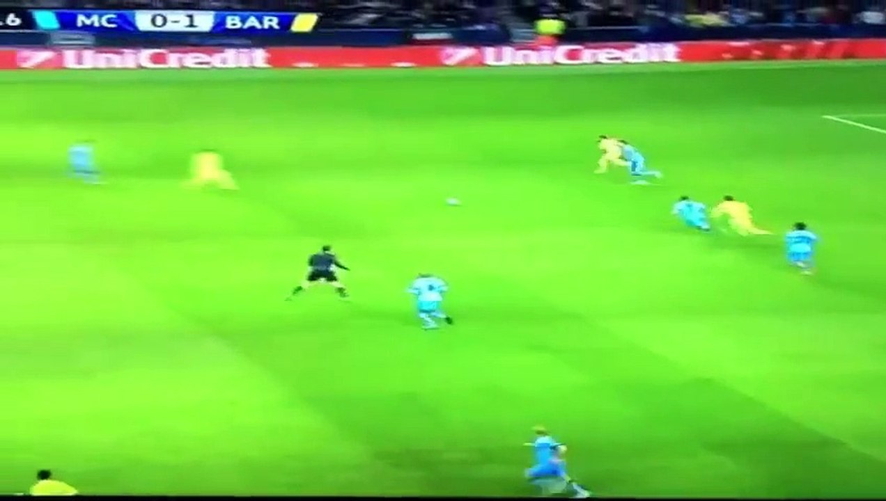 Lionel Messi Amazing Nutmeg on David Silva - Manchester City vs FC Barcelona 24_02_2015‬-2