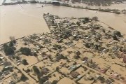Continúa la alerta en las zonas inundadas por el Ebro