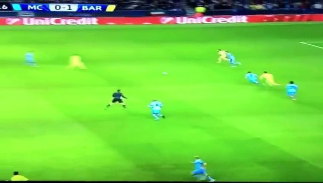 Magnifique petit pont de Messi sur Silva - Manchester City vs FC Barcelona