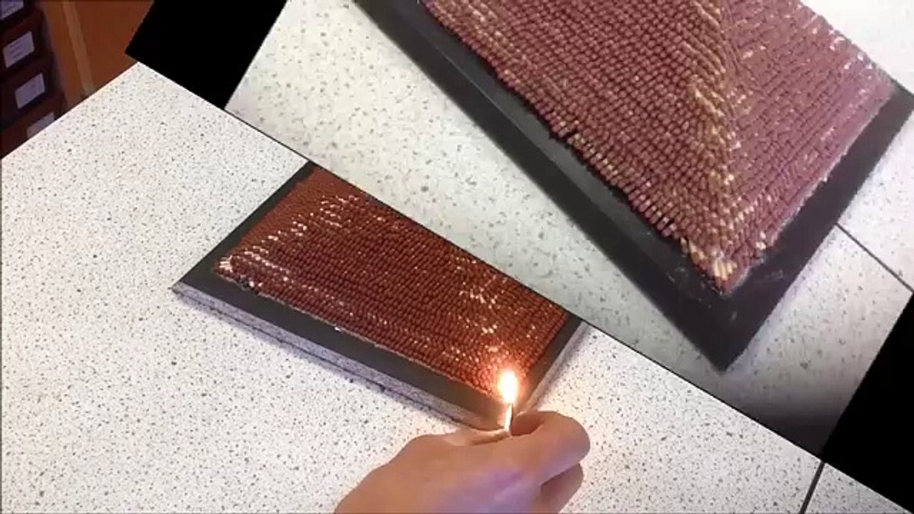 Réaction en chaîne avec une pyramide de 5000 allumettes