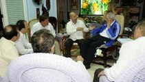 Un Fidel Castro affaibli rencontre des agents cubains