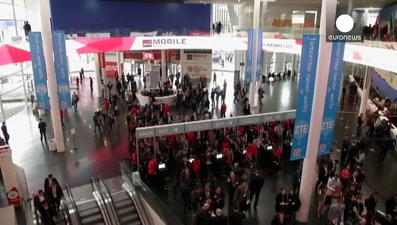 Kabellose Ladetechnik und noch smartere Uhren beim Mobile World Congress