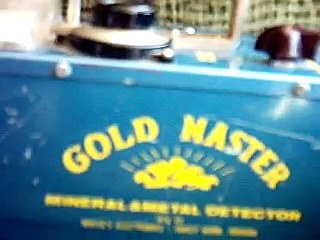White's Gold Master Metal Detector - Very Old, from the 60's (360p)