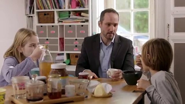 Fausse publicité pour Stratégies par Xavier de Choudens