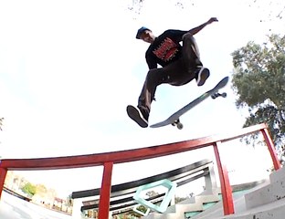 DIAMOND SKATE PLAZA - Nyjah Huston