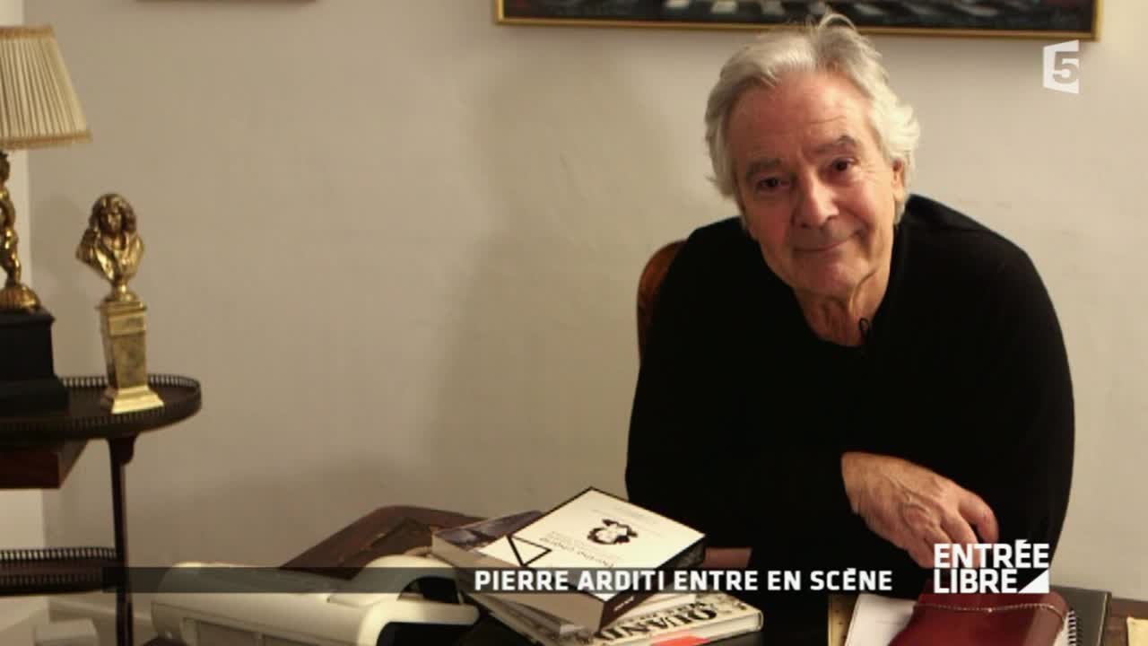 Pierre Arditi entre en scène
