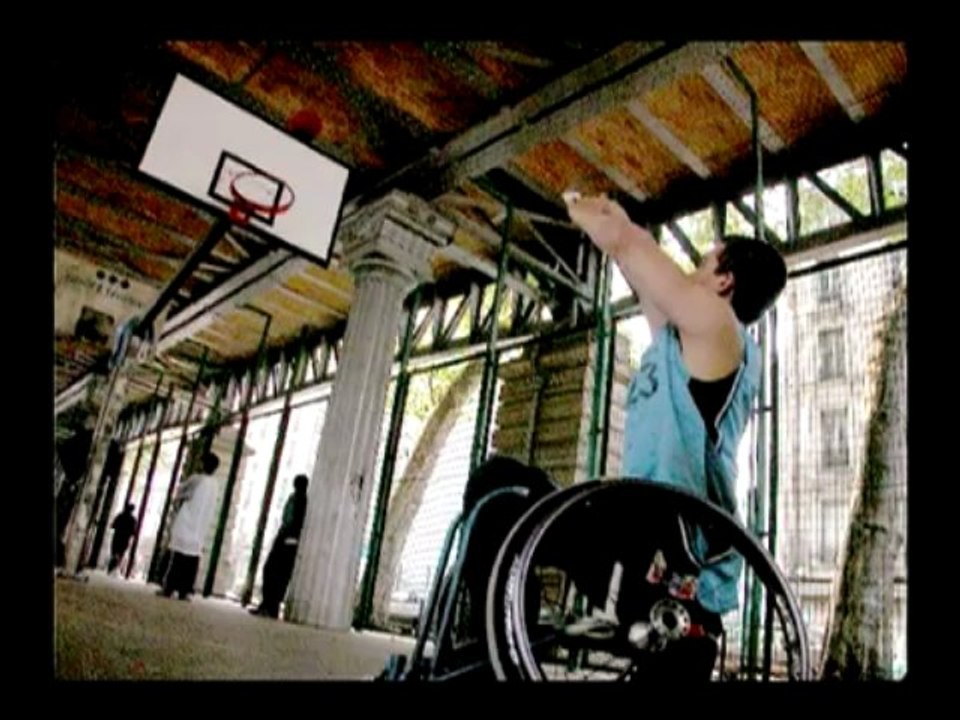 L'effort rend plus, faites du sport.
