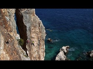 Le chemin des îles : Deep Water Solo - Extrait