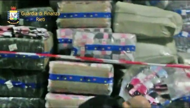 Rieti - Maxi frode, 9 milioni di capi di abbigliamento sequestrati ( 28.02.15)
