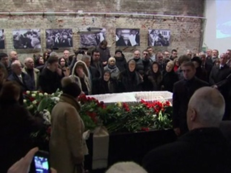 Des milliers de personnes rendent hommage à l'opposant Boris Nemtsov