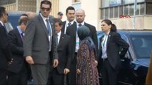 Başbakan Davutoğlu Portekiz'de Şehit Diplomatlar Anıtına Çelenk Bıraktı
