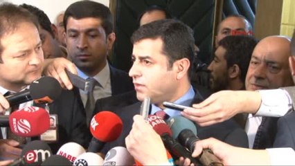 Demirtaş, Meclis'te Gazetecilerin Sorularını Yanıtladı