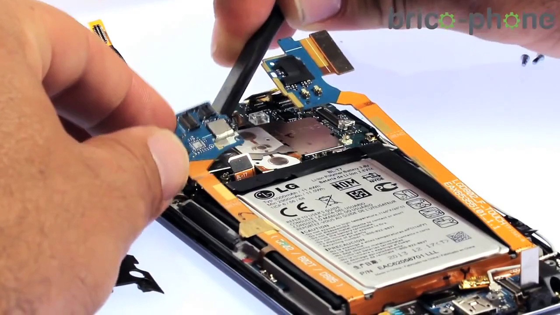 Tuto LG G2 : Changement de la batterie démontage + remontage HD - Vidéo  Dailymotion