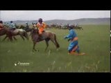 Les courses de chevaux du Naadam - Faut Pas Rêver en Mongolie (extrait)
