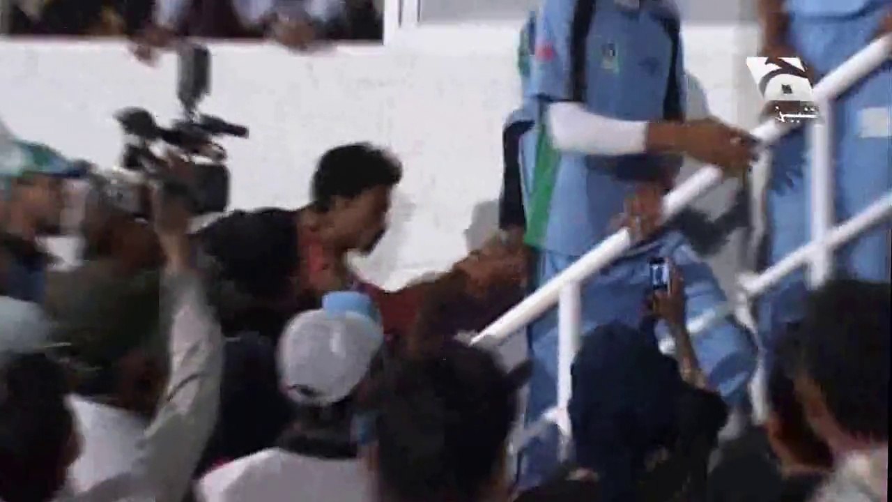 Younas Khan Engry New Tezabi Cricket