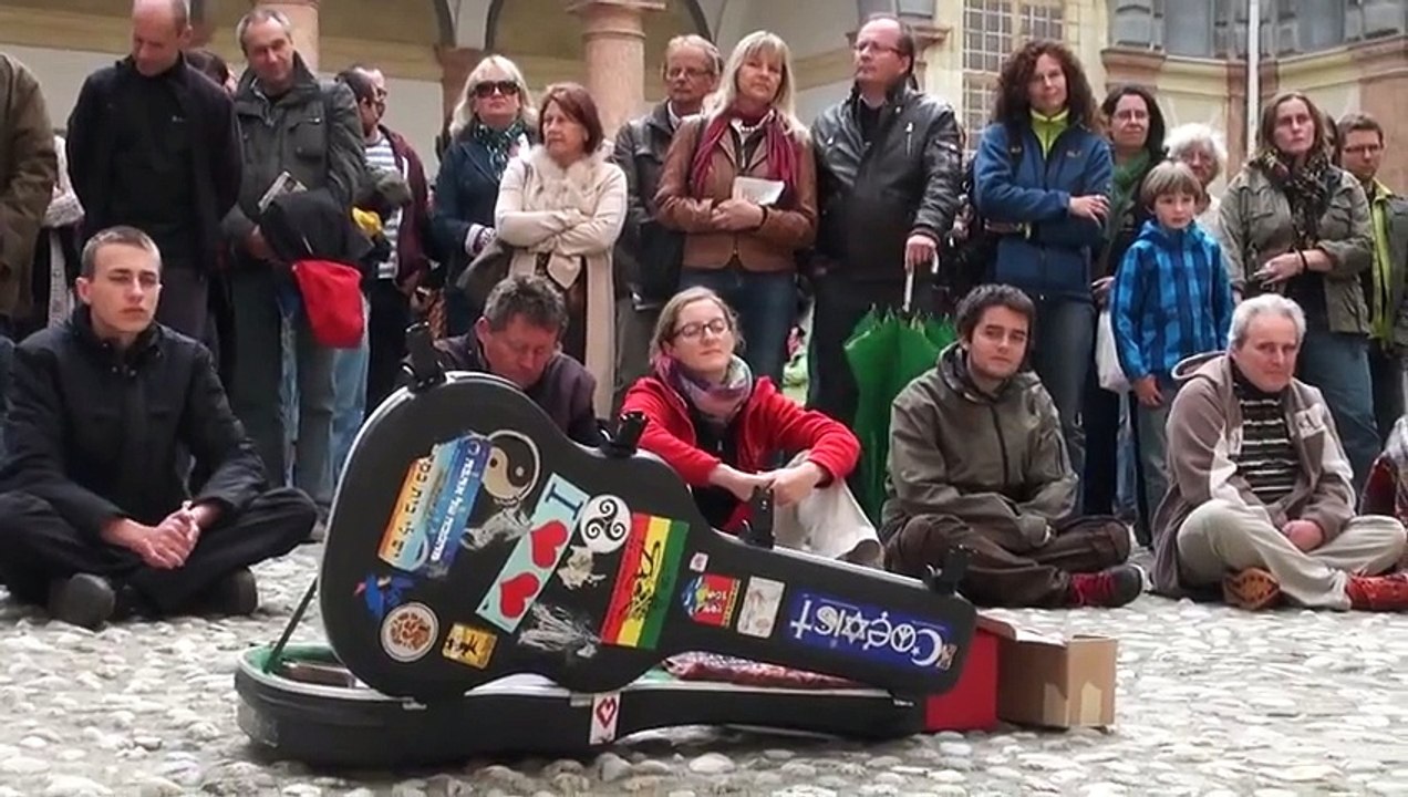 Estas Tonne - Between Fire and Water - Stadtspektakel Landshut 2012
