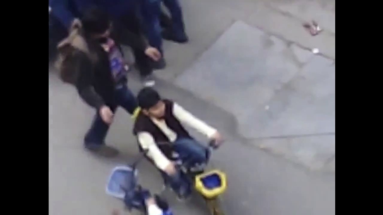 #SRK [ @iamsrk ] for #Fan sets #Delhi Dwarka Pt2 27/28.02.2015 (HD)