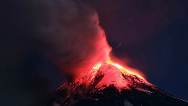 Volcano Villarrica erupts in Chile