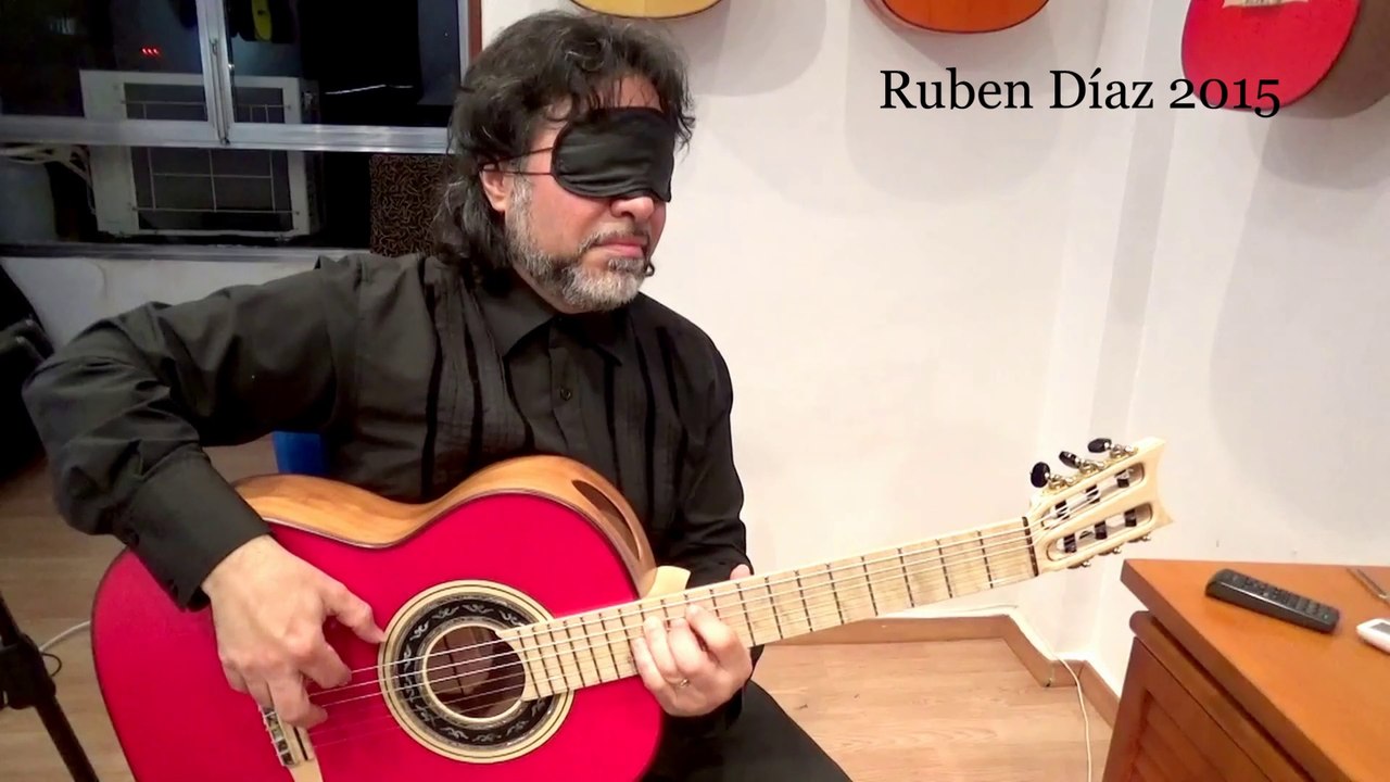 5 popular ideas about strings which aren't true (8) Ruben Diaz flamenco guitar CFG Spain
