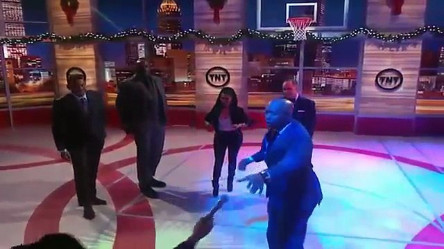 Nicki Minaj Freestyles With Shaquille O'Neal On ‘Inside The NBA’ 2014
