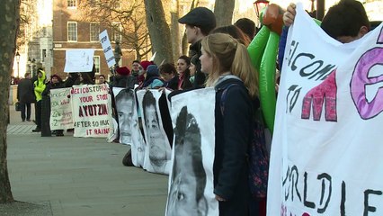 Peña Nieto enfrenta protestos em Londres