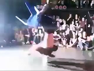 Comment faire danser du Hip-Hop à une chaise ?