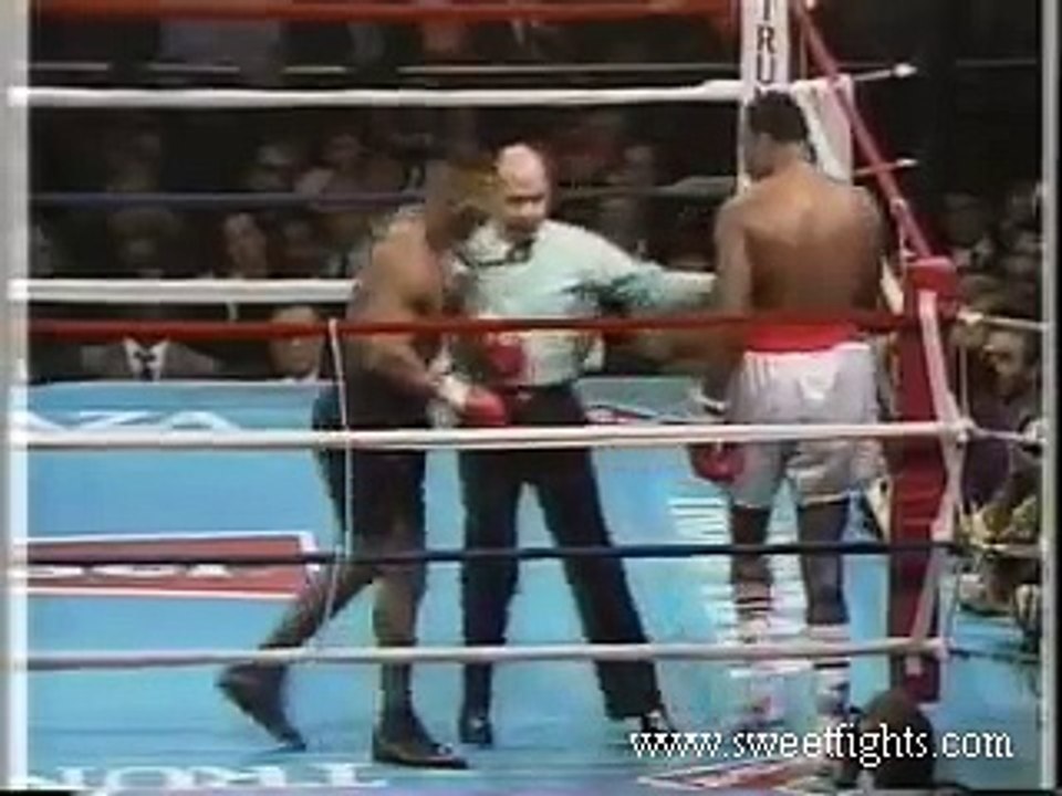 Larry Holmes vs Mike Tyson Holmes