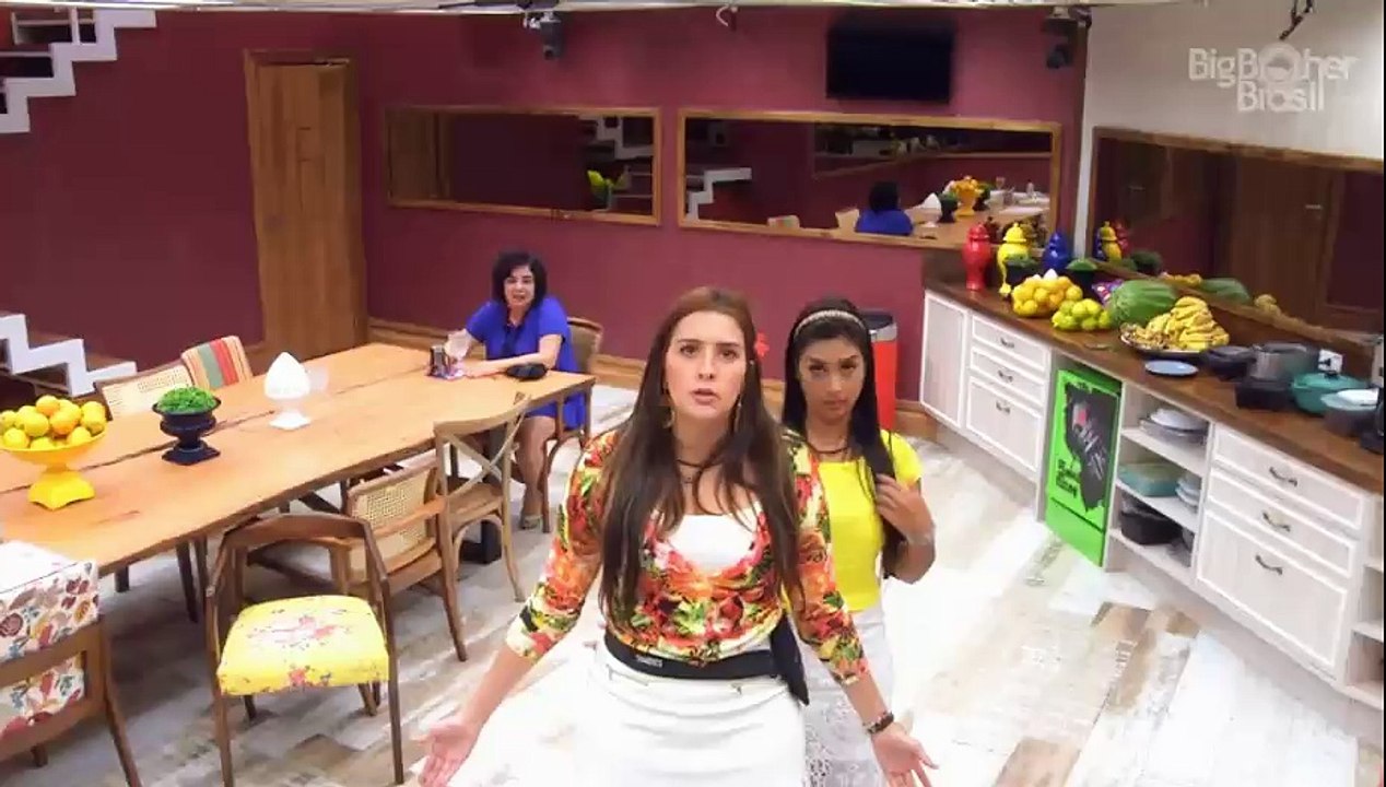 Tamis e Amanda mandam recadinho pra Talita 04/03