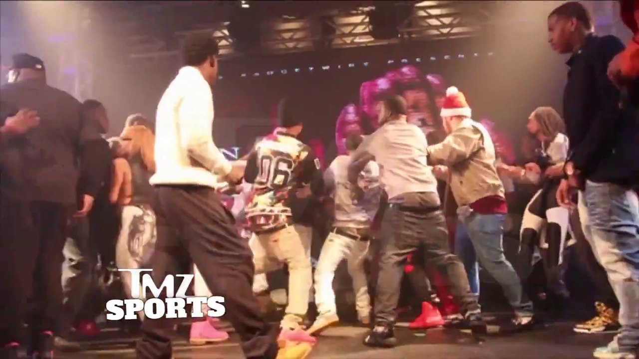 NBA Legend Steve Francis : violent chain snatching At Houston Rap Show