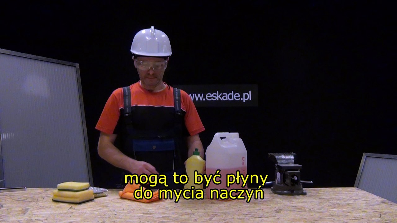 Poradnik: jak myć poliwęglan, czyli jak czyścić świetliki dachowe i zadaszenia. ESKADE-SYSTEM P5