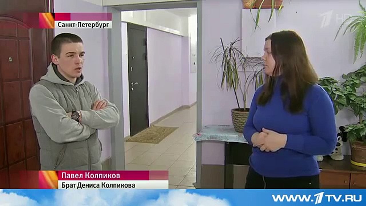 Rusya’da ambulans görevlileri hastayı yerde sürüyerek ve döverek taşıdı